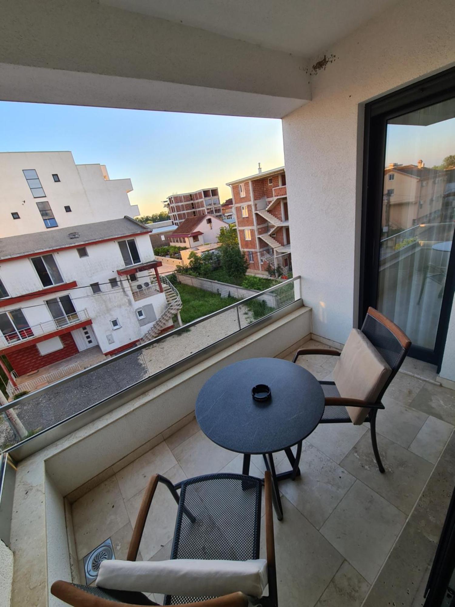 Premium Berlin With Pool Bed & Breakfast Ulcinj Exterior photo
