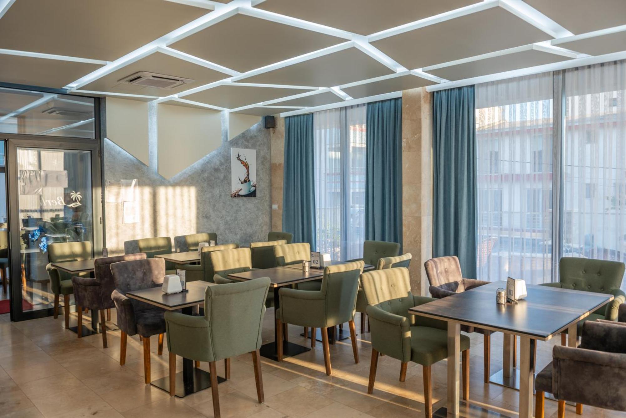 Premium Berlin With Pool Bed & Breakfast Ulcinj Exterior photo